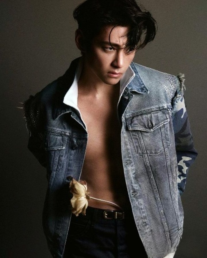 urlittleashtray's tweet image. Muy buenas, amigos míos.