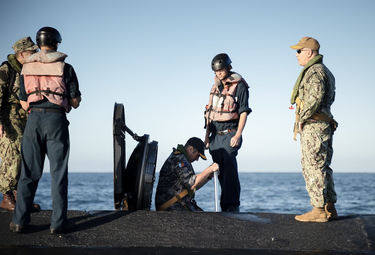 US7thFleet's tweet photo. Rear Adm. Rick Seif, commander, Submarine Group 7/Task Force 74, visited Perth, Australia, to meet with USS Asheville (SSN 758) Sailors during its port visit to Royal Australian Navy base HMAS Stirling, March 13-16. #USNavy | #AlliesAndPartners

Read more: https://t.co/mFQaKszo1F https://t.co/3uVV6MeACv