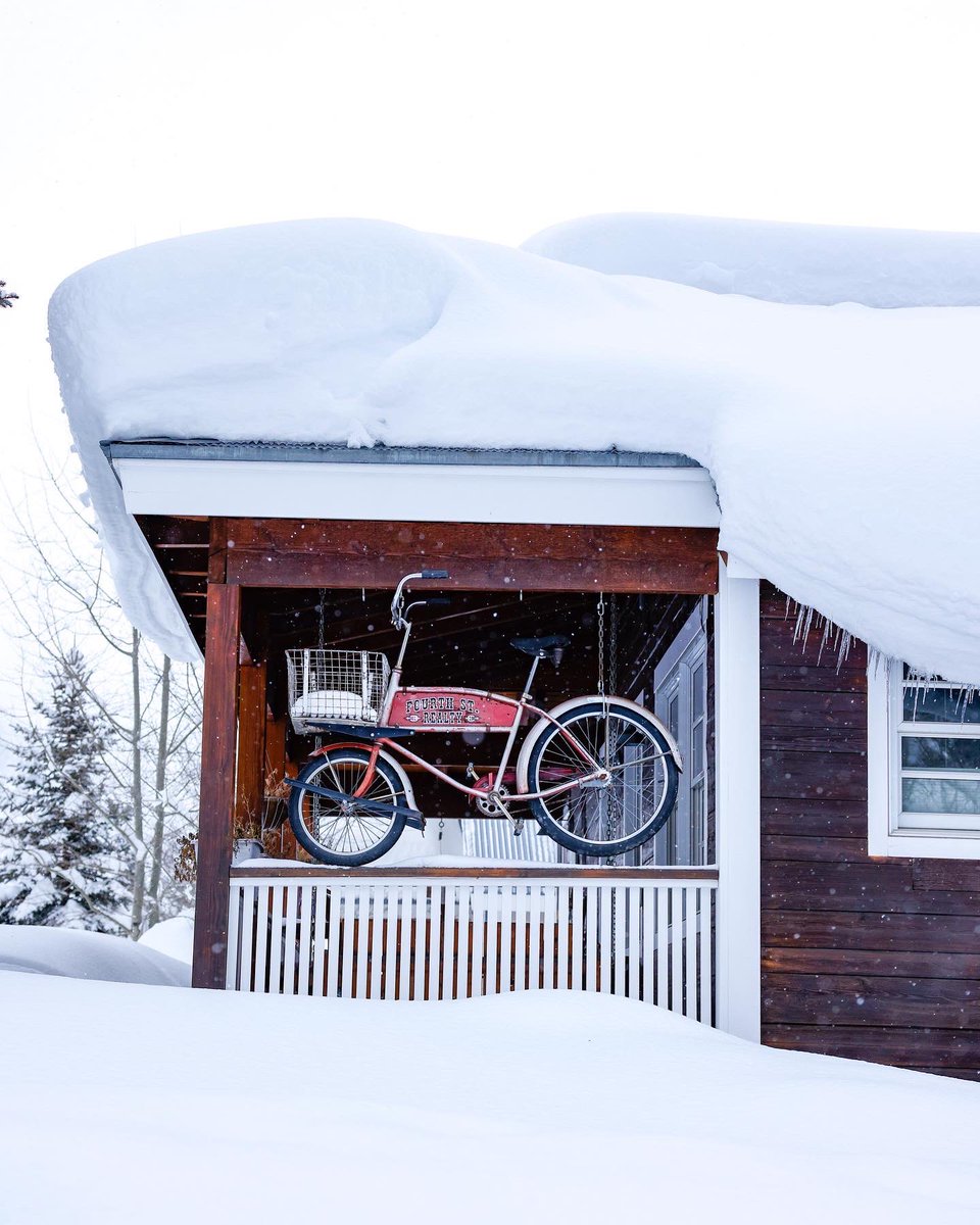 skicrestedbutte's tweet photo. As of today’s storm we have officially crossed over the 300” mark for the season!! This is the fifth time since we started recording totals in 1989 that we have received that much snow in a season. https://t.co/rS530kNy0T
