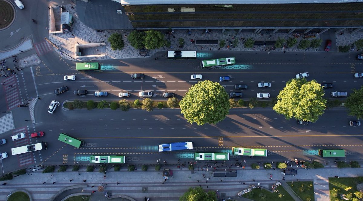 VeteranInsights's tweet photo. SCI-FI no longer @Electreon Wireless Charging for the roads you drive on and the garage you park in. @FiskerInc Project PEAR ๐ Urban Mobility meets Urban charging while you Drive! $FSR $ELWSF #wirelesscharging #EV #evcharging #UrbanMobility #FiskerFam #ProjectPEAR https://t.co/mUuD82omsm