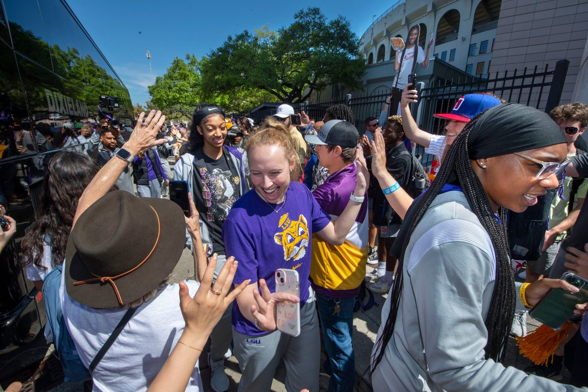 Advocate photos: LSU's Lady Tigers basketball team heads out from Baton Rouge to South Carolina for the women's Sweet 16 NCAA tournament round, Wed., March 22, 2023. <a href="/theadvocatebr/">The Advocate</a> <a href="/LSUwbkb/">LSU Women's Basketball</a> theadvocate.com/baton_rouge/sp…