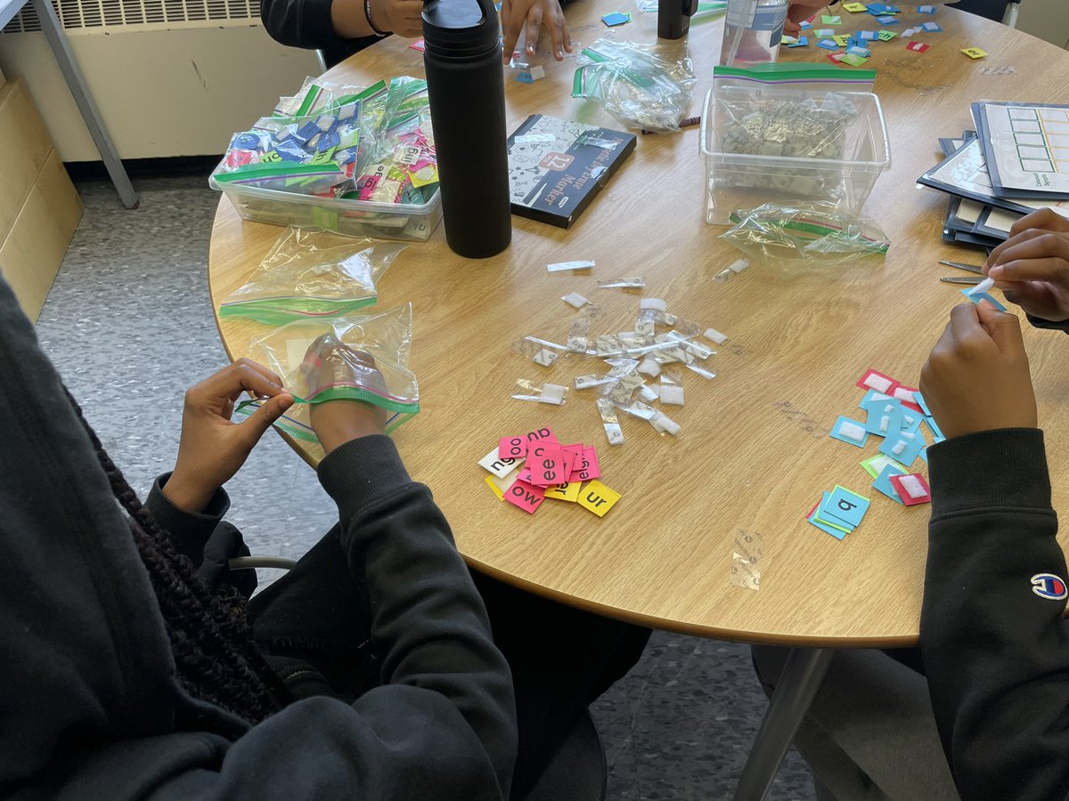 M. Farag (@msfarag_) on Twitter photo We are well on the way in planning our next parent literacy session <a href="/SchoolFleming/">Fleming P.S.</a>. #april19 #scienceofreading #parentconnection <a href="/tdsb/">Toronto District School Board</a> <a href="/mgala19/">Monday Gala, PhD</a> We are well on the way in planning our next parent literacy session <a href="/SchoolFleming/">Fleming P.S.</a>. #april19 #scienceofreading #parentconnection <a href="/tdsb/">Toronto District School Board</a> <a href="/mgala19/">Monday Gala, PhD</a>