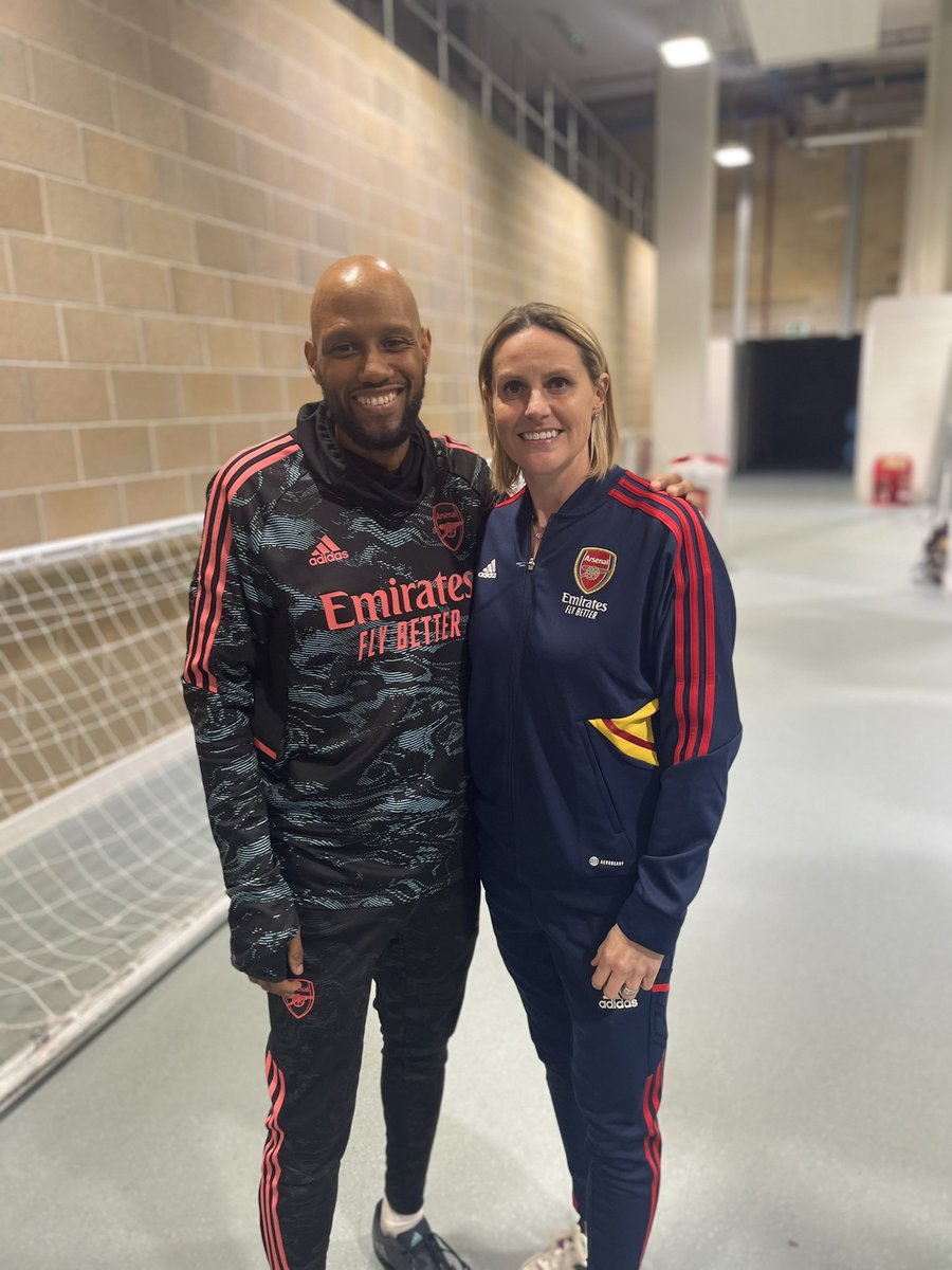 TeamKG7's tweet photo. Another 👌 event tonight. 
Great to be on the coaching field with great coaches &amp; great players @kellyjsmith!!
I’m so blessed 🙏🏽 to be in a job i ❤️!
@arsenal @arsenalwfc @kellyjsmith @ilmakiage https://t.co/6NjuCfRQFU