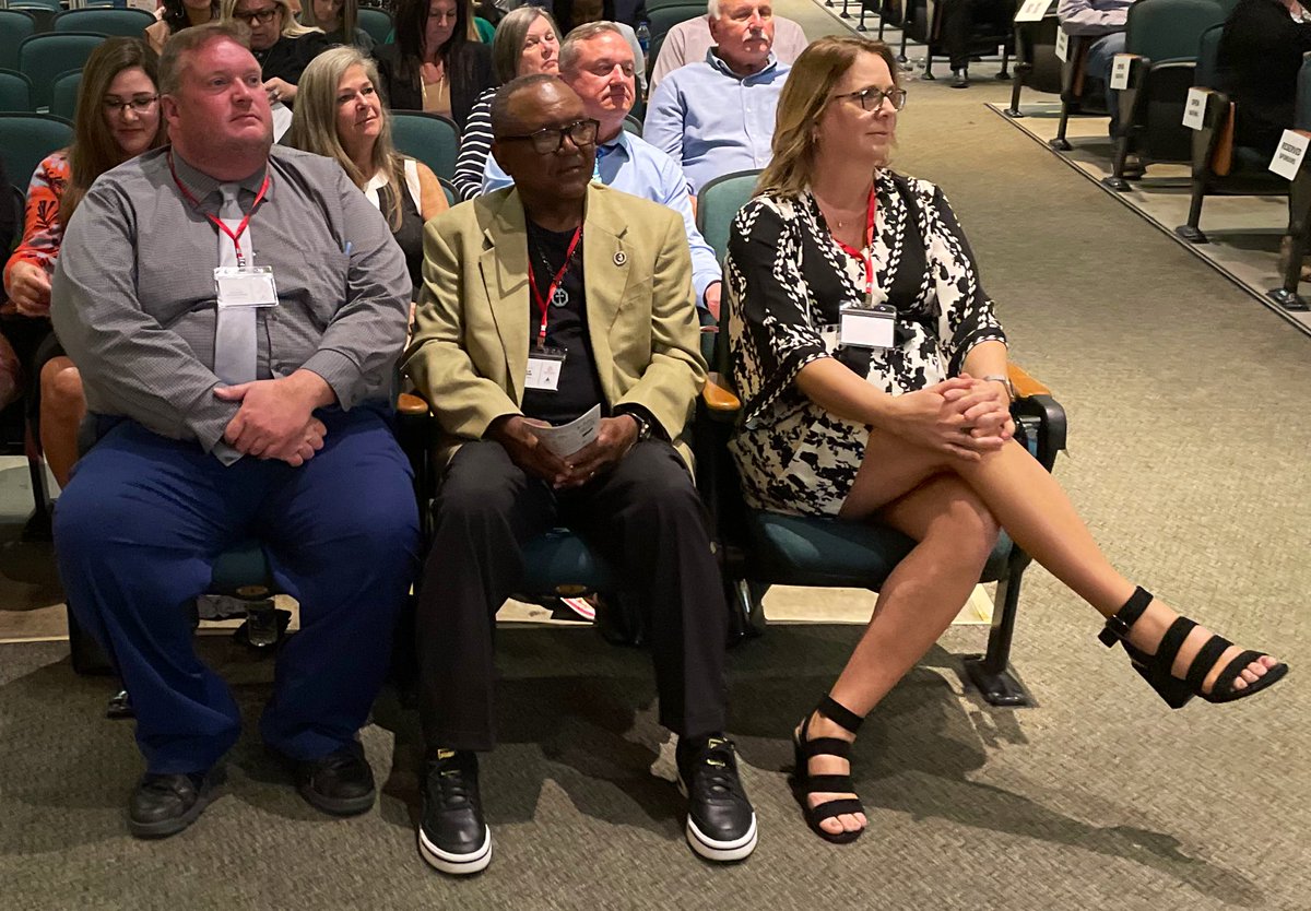 volusiaschools's tweet photo. Congratulations to all nominees of the amazing “Our Future Workforce” Educators 10th Annual Crystal Apple Awards !!! Organized by the @DeLandChamber, Diamond Sponsor @LaunchCU and Hosted at @UHSTitans411 University HS. #LeadingWithGraceAndRespect #VCSPride https://t.co/ZdPogyStKN