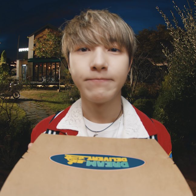 nyoiiing's tweet photo. 언제나 내 행복의 이유가 되어줘서 
너라는 사람을 사랑하게 되어서 너무 감사해
고마워 내 인생이라는 영화에 나와줘서❤️
#또있지또있지_런쥔이_생일
#Golden323RenjunDay https://t.co/eGYSC74m5O