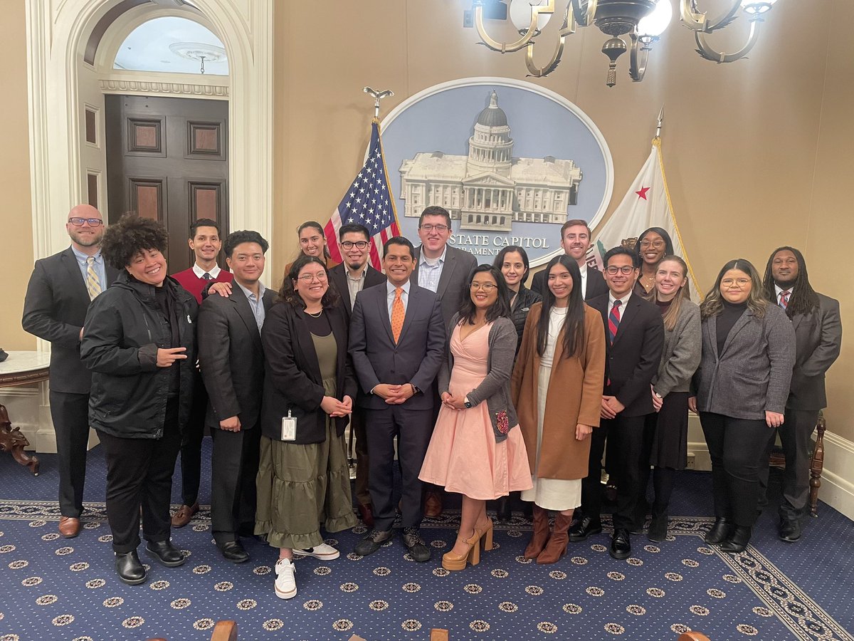 MSantiagoAD54's tweet photo. We’re celebrating our Assembly Fellows on the “Brown Bag Lunch” Day! 

Big thank you to all the work you do for our team and the entire Assembly! https://t.co/YloqVGVUVF