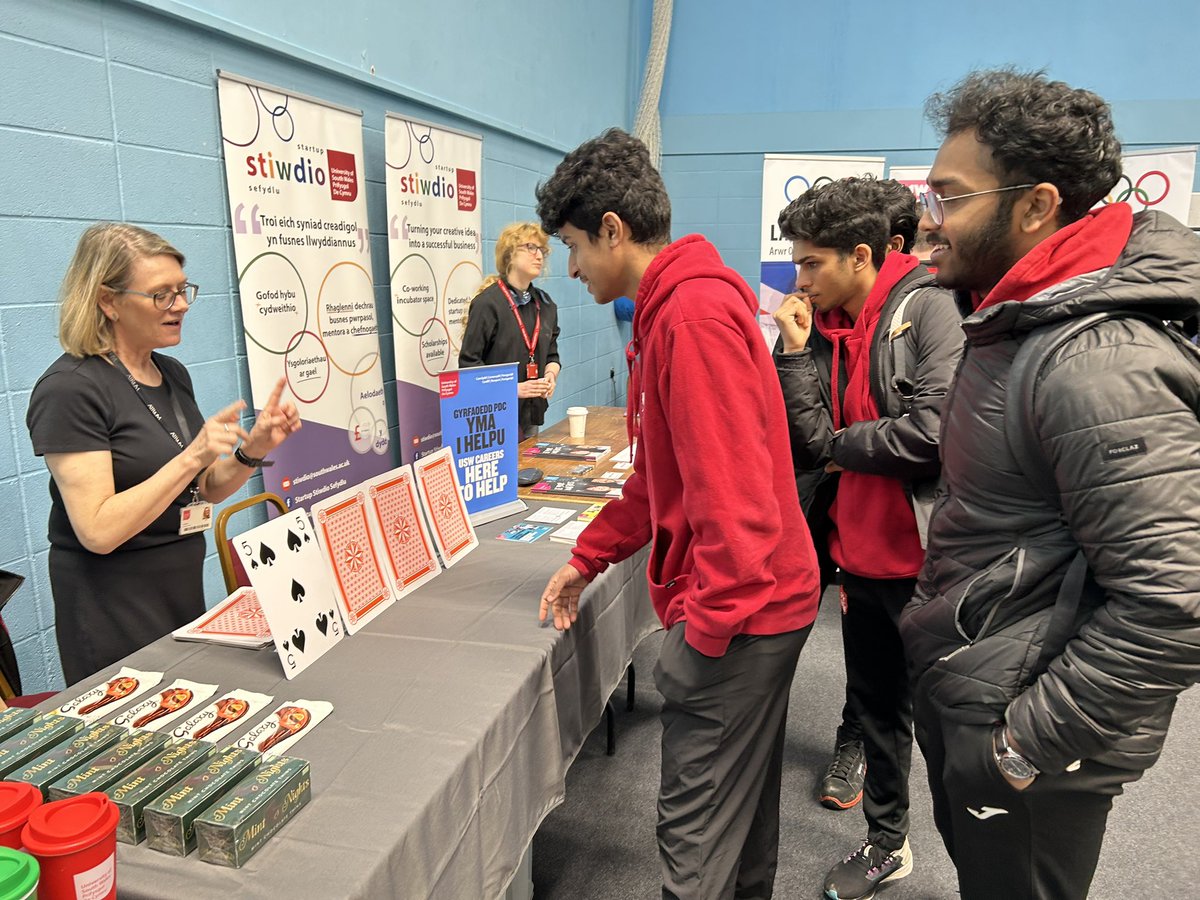 Emma Forouzan tweet media