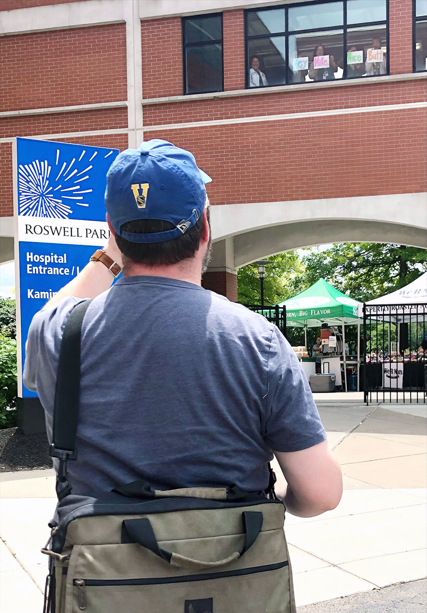 RoswellPark's tweet photo. Mike Garvey's story raises awareness on the importance of early detection and knowing risks for colorectal cancer. Diagnosed at age 44, he had so many people at Roswell Park cheering for him throughout treatment. Read more: https://t.co/Au5ifNfyia via @WGRZ #CRCMonth #FightCRC https://t.co/g3VJvgstfV