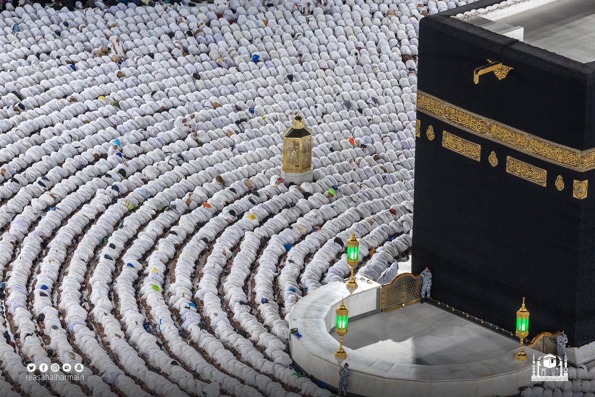 HaramainInfo's tweet photo. A beautiful view this evening at Masjid Al Haram https://t.co/LnawLmoWjM
