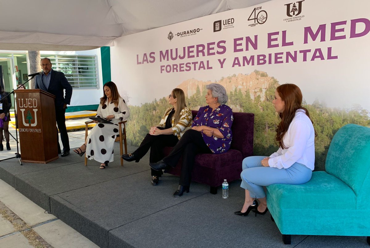 UJED_Oficial's tweet photo. #UJEDInforma En el marco del 40 aniversario de la @fcfaujed #UJED, el director Raúl Solís Moreno dio inicio al panel “Mujeres en el medio forestal y ambiental”, moderado por la jefa del posgrado Emily García Montiel. #SomosUJED https://t.co/T70vqBTC9f