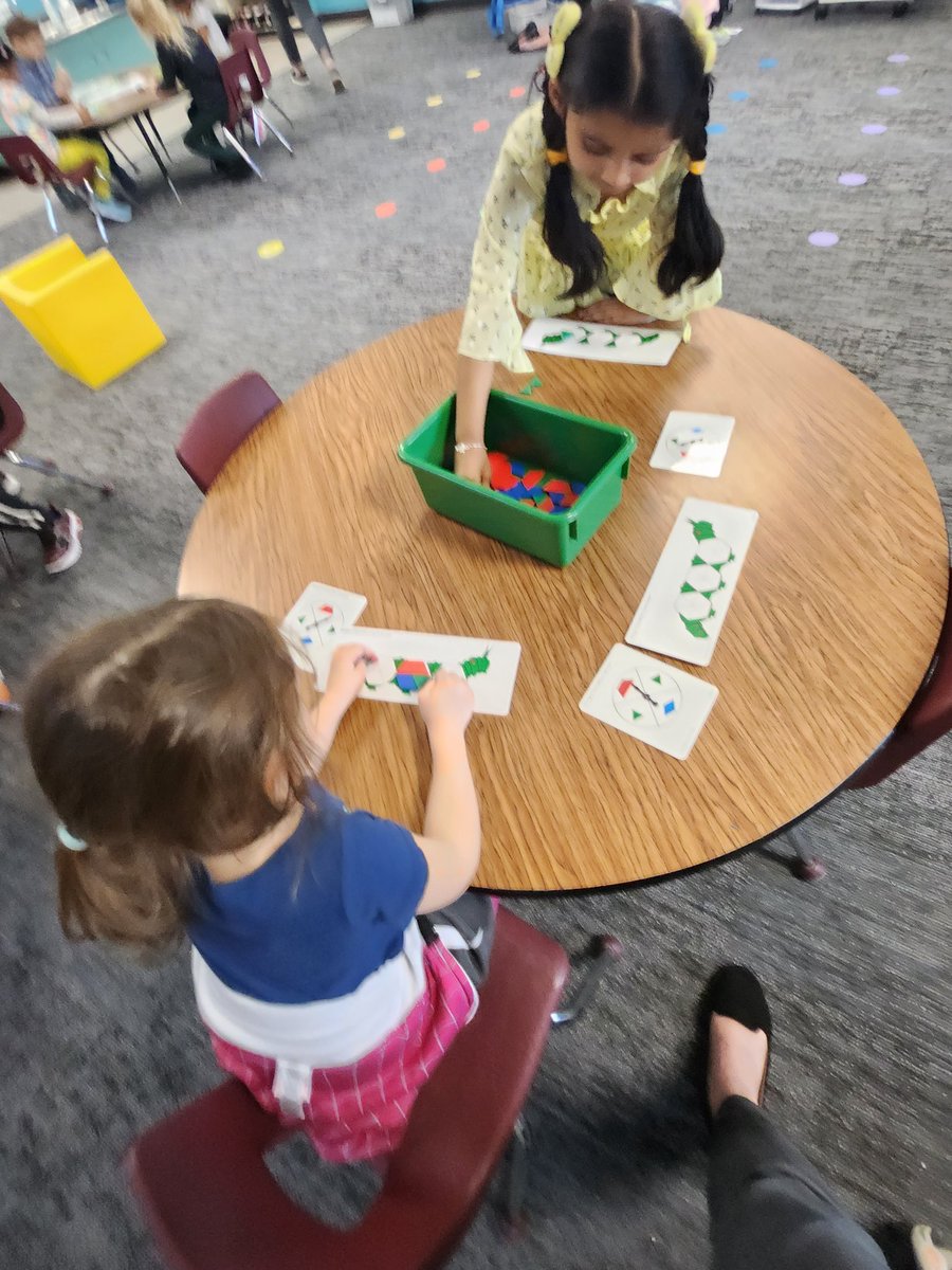 mlyons2350's tweet photo. Kindergarteners explore 2D and 3D shapes to deepen their understanding of shape attributes during math. @HamlinHawks13 #rcspride https://t.co/WJsIFL18f9