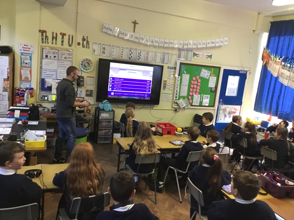 GigaTraining's tweet photo. Future DJs @HolyChildPSBel  creating electronic music this morning with @bytesproject  &amp; @bgc_ni https://t.co/mYaHfY10nM