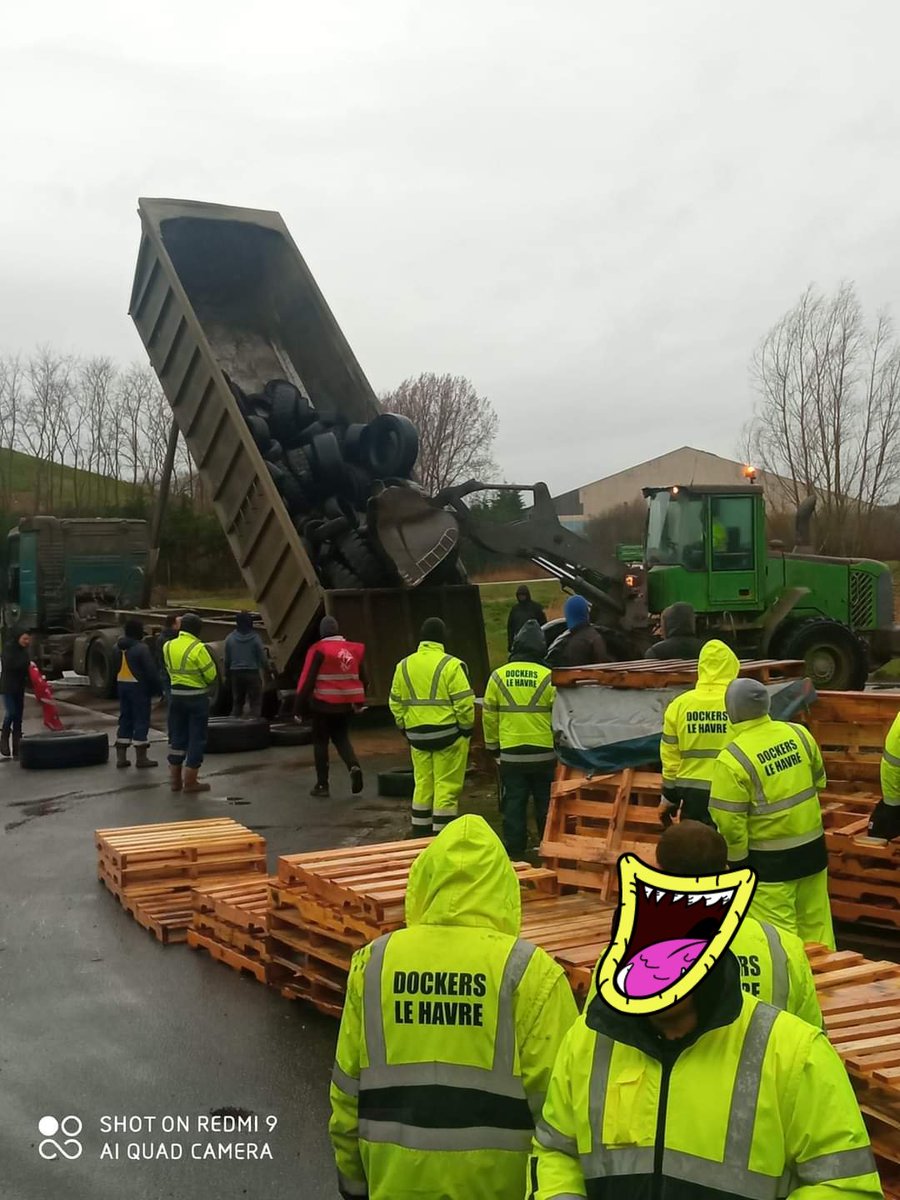 dockersLH76's tweet image. Du stock pour la semaine prochaine ✊