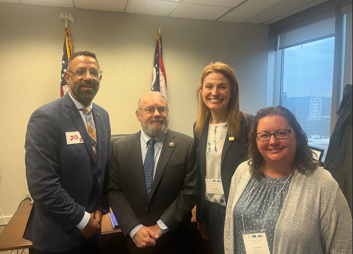 UnitedWayCLE's tweet photo. We had a great meeting today with @JamieCallender about the importance of investing into #Ohio211, which helps Ohioans navigate #health, #housing, and #economic services. #Team211. Thank you for advocating with us, @LifelineCAA and @UWLC! https://t.co/uNRC1gBdmL