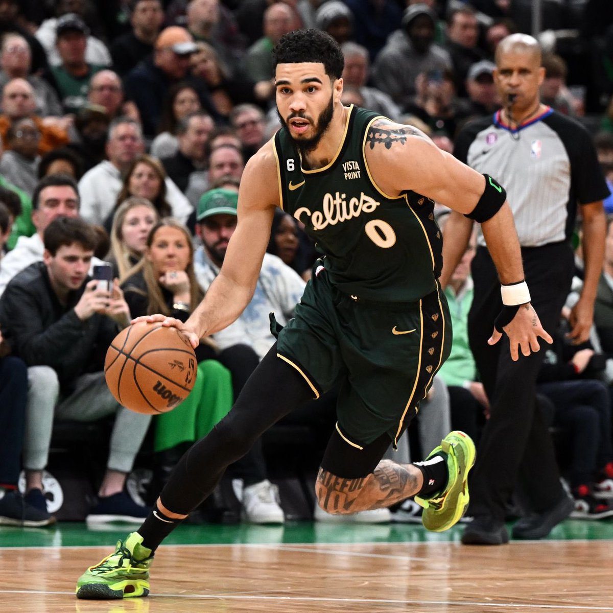 LegionHoops's tweet photo. Jayson Tatum is the ONLY player in the NBA this season with 2,000 total points.

League of his own. 🔥 https://t.co/qkhIDrz5aO