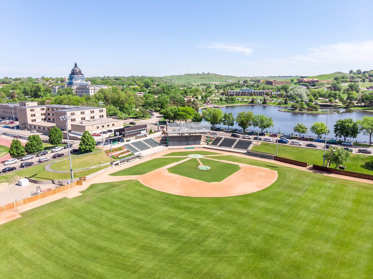 JackMcGonigal's tweet photo. Excited to share I’ll be spending the summer in Pierre, South Dakota as the play-by-play voice of the @OaheZap! 

A big thank you to the Zap for the opportunity to start my professional broadcasting career with their organization. 

#ChargedUp https://t.co/UP810HvV5w