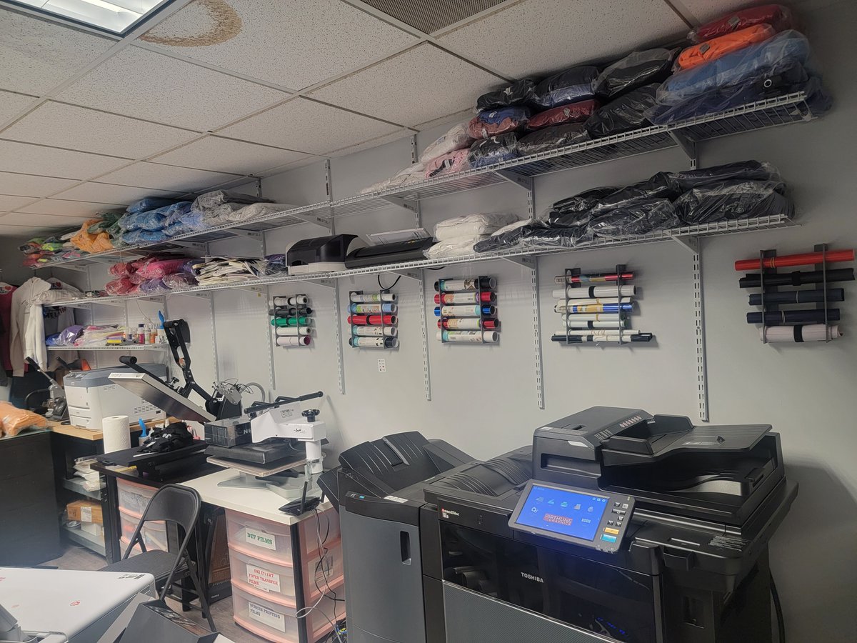 ArthlineLLC's tweet photo. Welcome to Arthline Graphics LLC, where we specialize in crafting innovative and stylish designs for fashion-forward individuals.

#ArthlineGraphics #FashionDesigns #CreativeOfficeSpace #StylishDesigns #FashionForward #UniqueDesigns #StandOutFromTheCrowd #InnovativeDesigns https://t.co/TiA7ivnWyQ