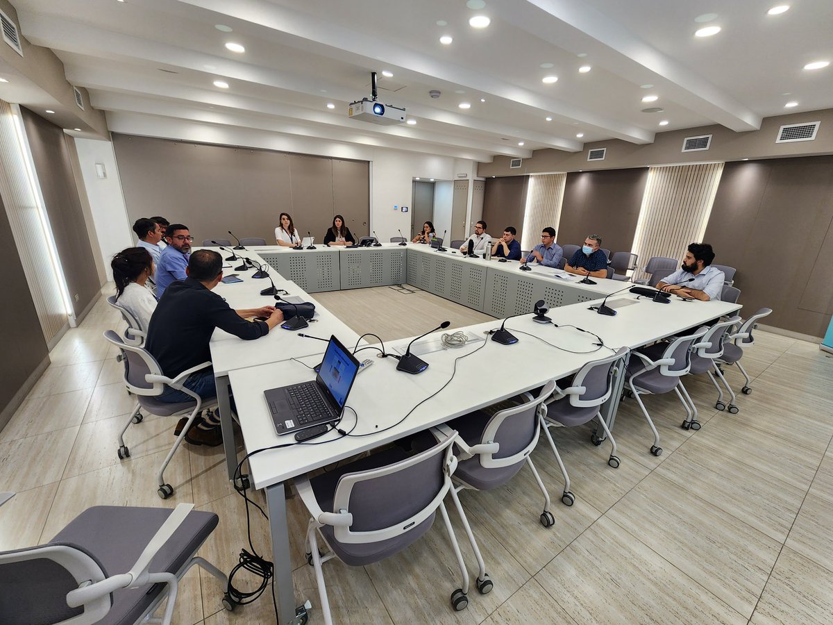 SubsecTrabajo's tweet photo. Se instaló la Mesa de Migraciones de la @SubsecTrabajo liderada por el Departamento de Derechos Fundamentales. Dicha instancia apunta a articular las acciones de departamentos y servicios relacionados en materia de inclusión laboral de personas migrantes y refugiadas. https://t.co/elW61NOWoY
