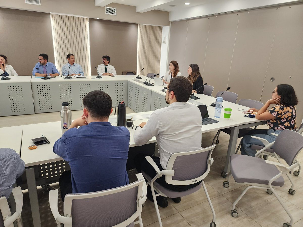 Se instaló la Mesa de Migraciones de la <a href="/SubsecTrabajo/">Subsecretaría del Trabajo</a> liderada por el Departamento de Derechos Fundamentales. Dicha instancia apunta a articular las acciones de departamentos y servicios relacionados en materia de inclusión laboral de personas migrantes y refugiadas.