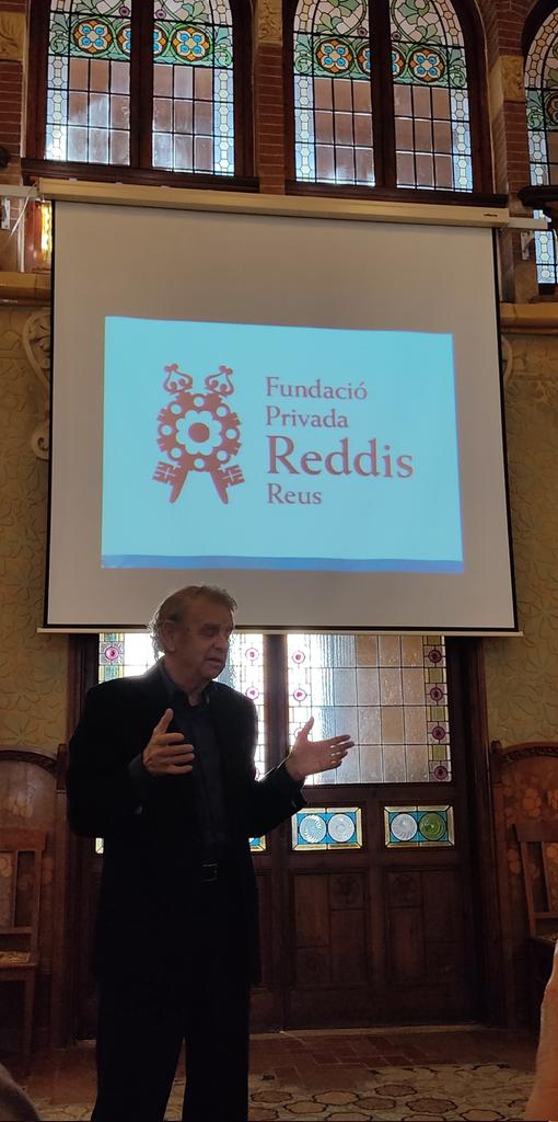 CodolEducacio's tweet photo. Avui, a l'#InstitutPereMata de #Reus presentant la proposta de la @fundacioreddis de suport a dues experiències educatives artístiques referents de la nostra comarca: la @FundacioMasMiro a #Montroig  i la #RutaMirManent a l'#Aleixar https://t.co/dR77EiQDEc