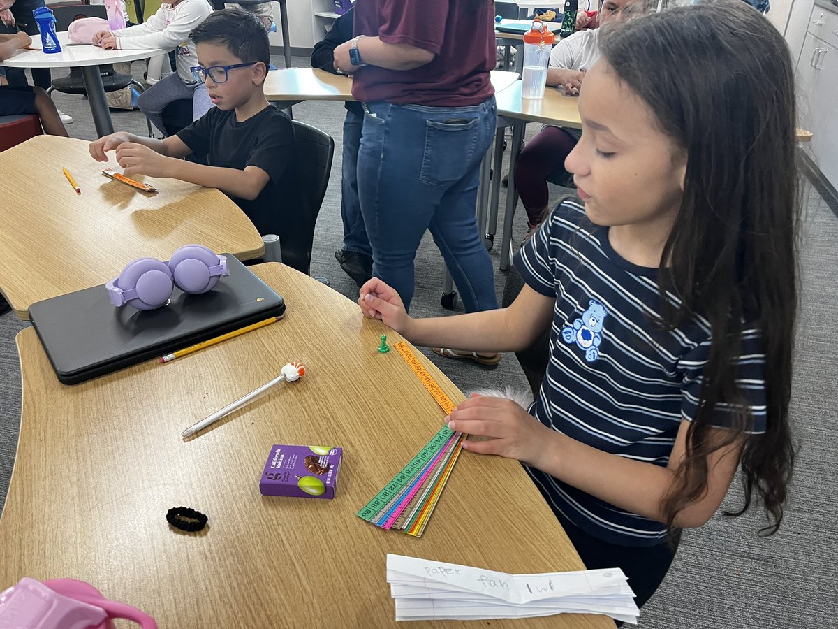 ChristieElem's tweet photo. Math fluency practice with 7’s today. #fisd3 #FriscoGutureReady #FISDMadeToShine https://t.co/cEi6wKKRNv