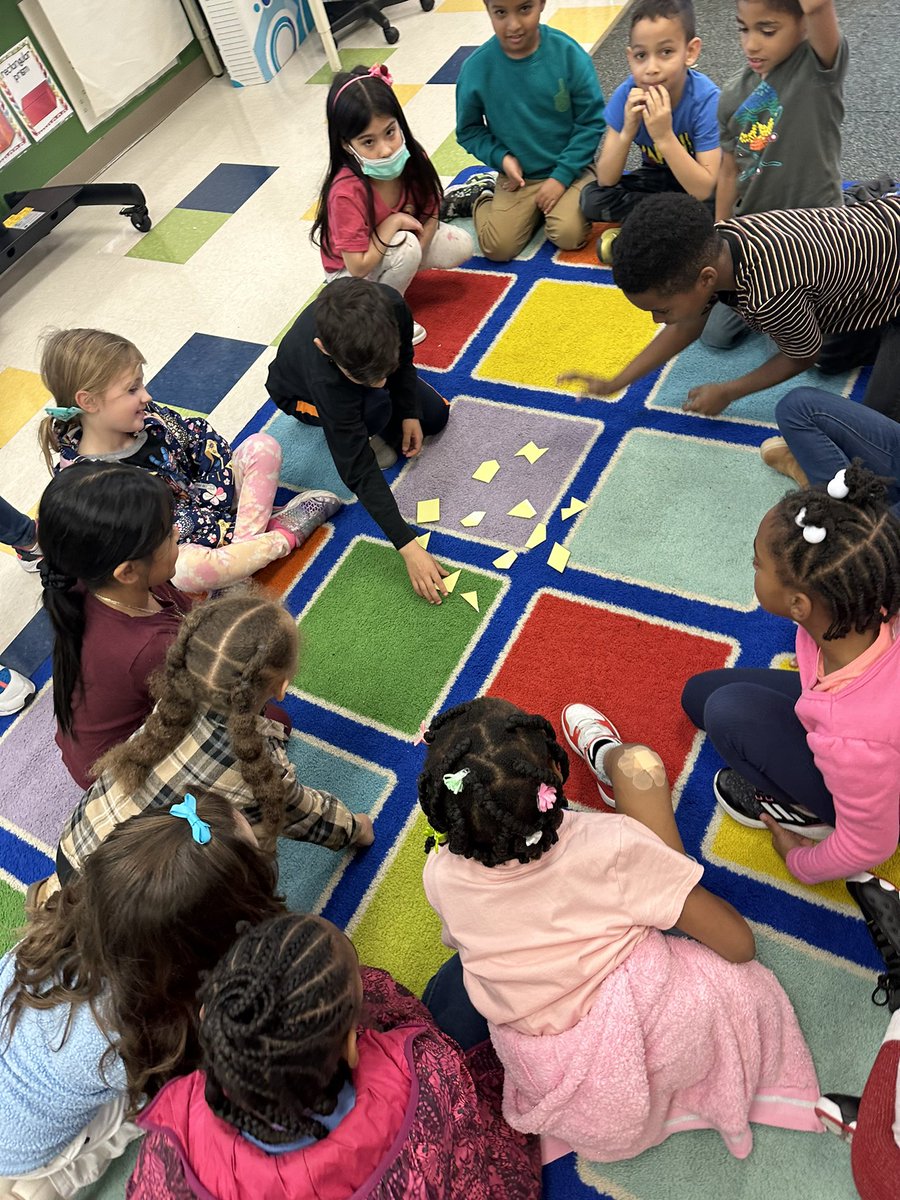 BellMichelleT's tweet image. Learning about attributes in Ms. Watkins’ @FPDES 1st grade class. #mathminds #connections