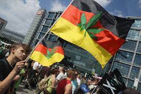 Germany to introduce bill to legalize cannabis in Europe’s largest economy. People 18+ could carry 30g for personal use and grow up to 3 plants at home. It's estimated this will create 27K jobs and bring $5B/yr in tax, social security, and prosecution savings. #krushmedia
