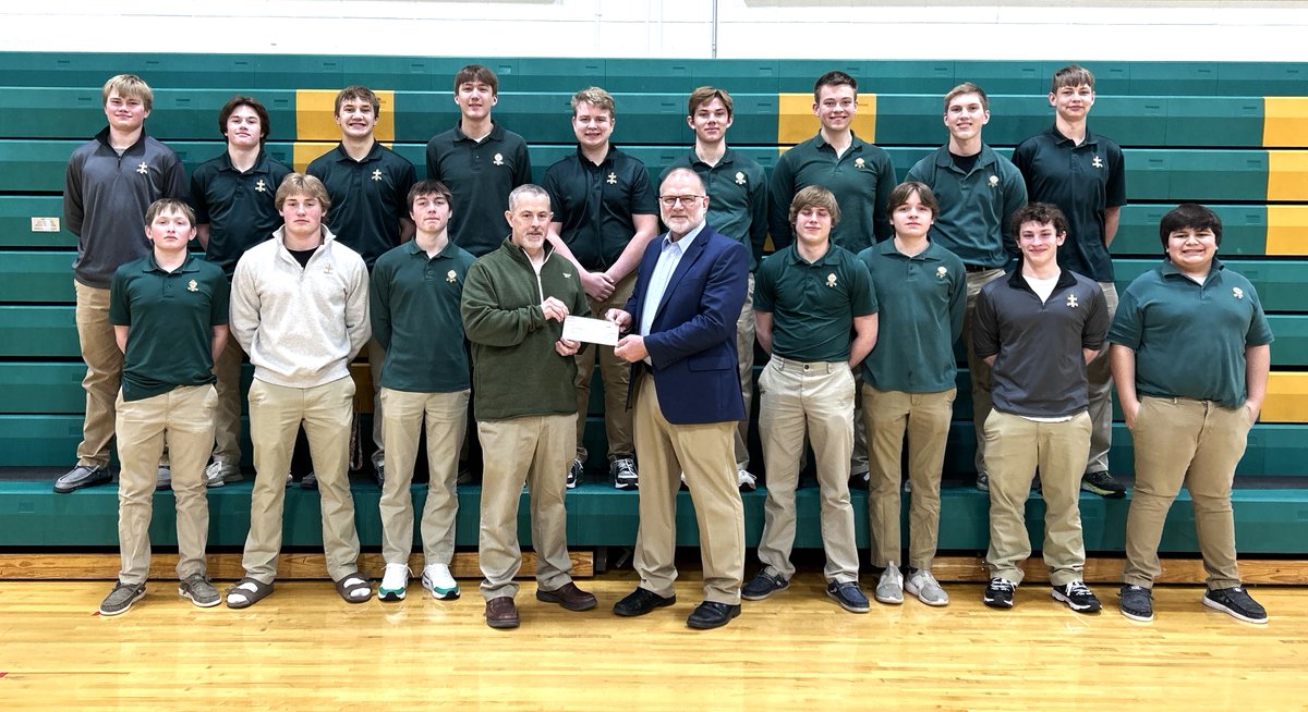Aberdeen Roncalli is 1 of 25 recipients of the Bill Belichick Fndn's grants for athletic programs across the country. It benefits our weight lifting room for student athletes in 7-12 grade.  💚💛

Read more by clicking below:
billbelichickfoundation.org/the-bill-belic…