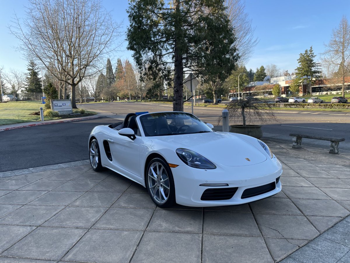 fox12oregon's tweet image. You have a chance to win a very cool sports car while supporting a great local organization! This morning, @JoeVFox12 learned more about @thedougycenter and its Porsche Boxster Raffle, watch today's #OnTheGoWithJoe: bit.ly/3lvwuWN