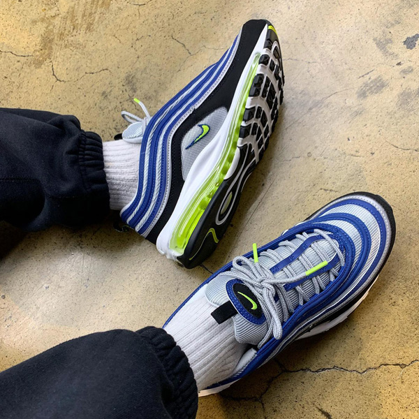 KicksDeals's tweet photo. TOP PICKUP ✔︎
The atlantic blue/black-voltage yellow Nike Air Max 97 OG retro is $85 OFF retail at $99.98 + FREE shipping.

BUY HERE -> https://t.co/peahSlEX7F (promotion - use code SPRING at checkout) https://t.co/9xUqkxalgG