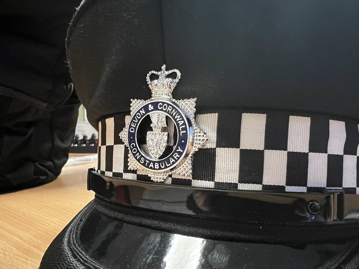 WestDevonSC's tweet photo. Popped in for an impromptu midweek shift 👮🏻‍♂️ Out on foot for a bit around the towns, in #Okehampton at the moment &amp; already visited some of the more rural areas 🌲 Glad I didn’t put sun cream on before I started ☔️  #WestDevon #PCrain #Rural https://t.co/mW2dkTVzUj