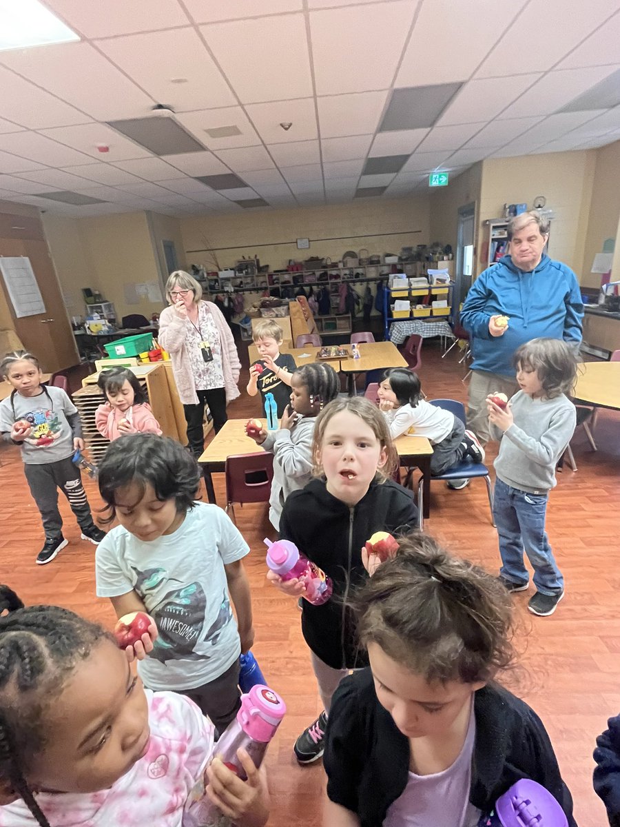 vitalefdk's tweet photo. The Big Crunch! #VanierVikings https://t.co/XPKjPD48tY