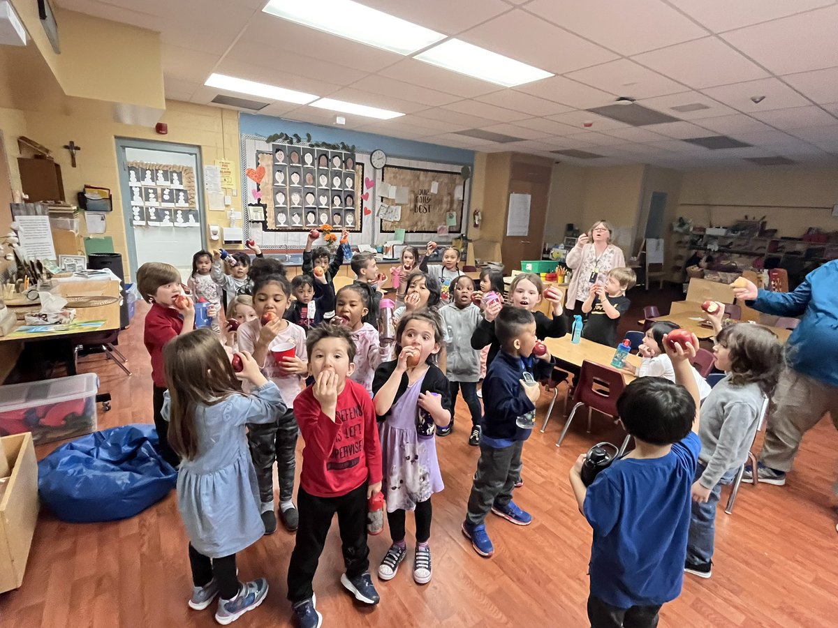 vitalefdk's tweet photo. The Big Crunch! #VanierVikings https://t.co/XPKjPD48tY