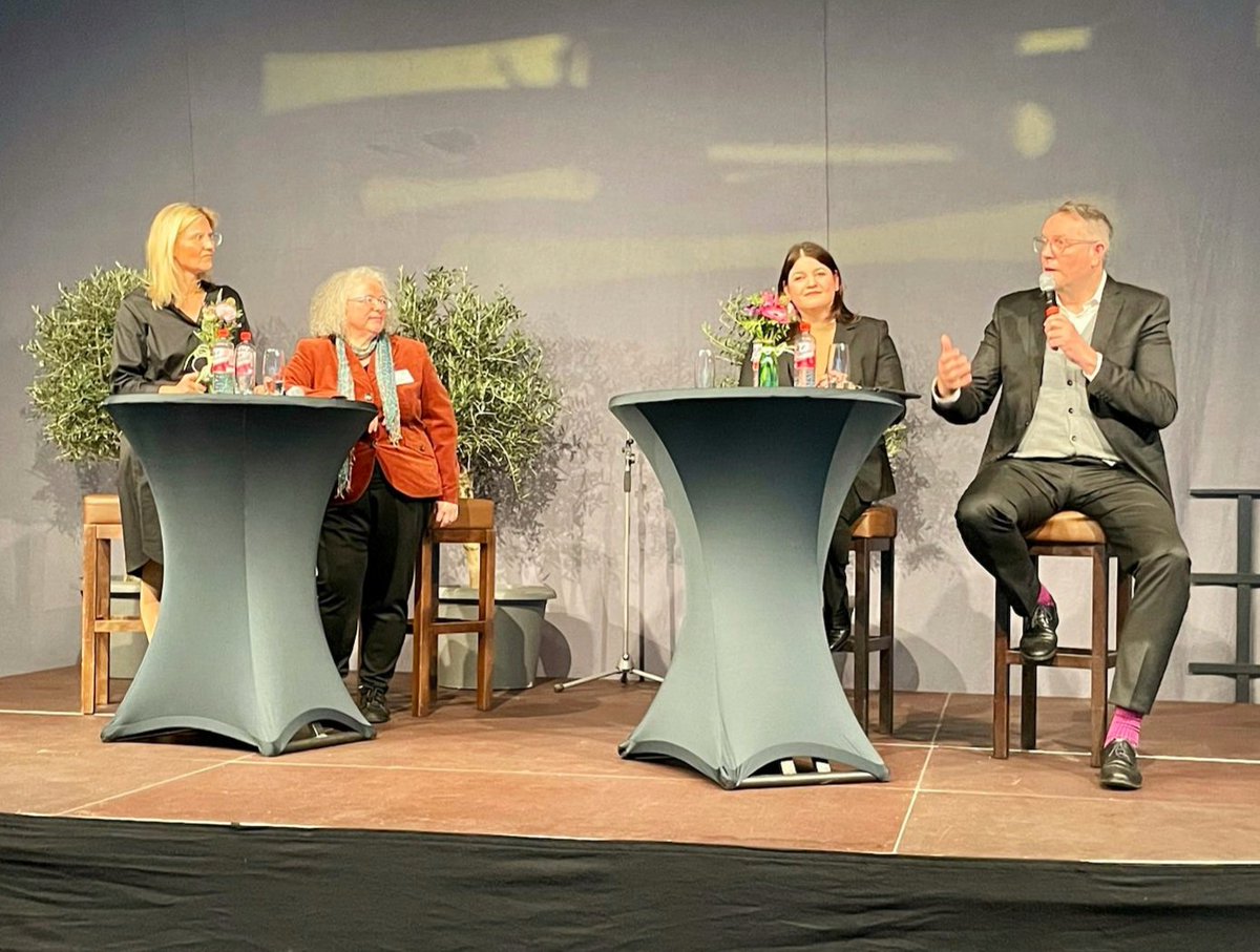 mastd_rlp's tweet image. 50 Jahre Arbeit &amp;amp; Leben. Ein halbes Jahrhundert für gleiche Chancen und Teilhabe durch Bildung. @Alex_Schweitzer: Mit gemeinsamen Projekten wie den Transformationsbegleitern unterstützen wir Beschäftigte und Betriebe in der #Transformation der Arbeitswelt. #transformRLP