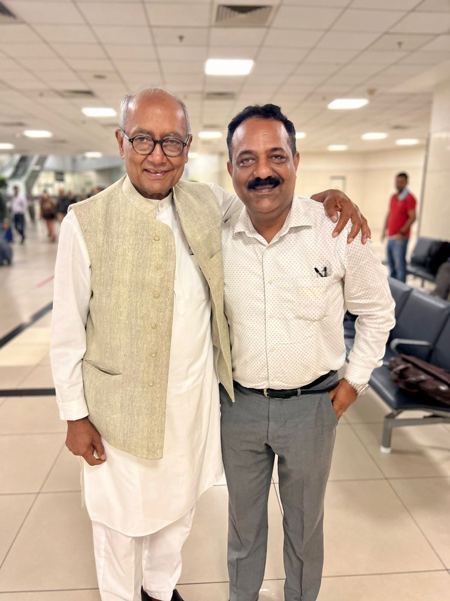It was a pleasure meeting Sh. <a href="/digvijaya_28/">Digvijaya Singh</a> and a wonderful interaction !