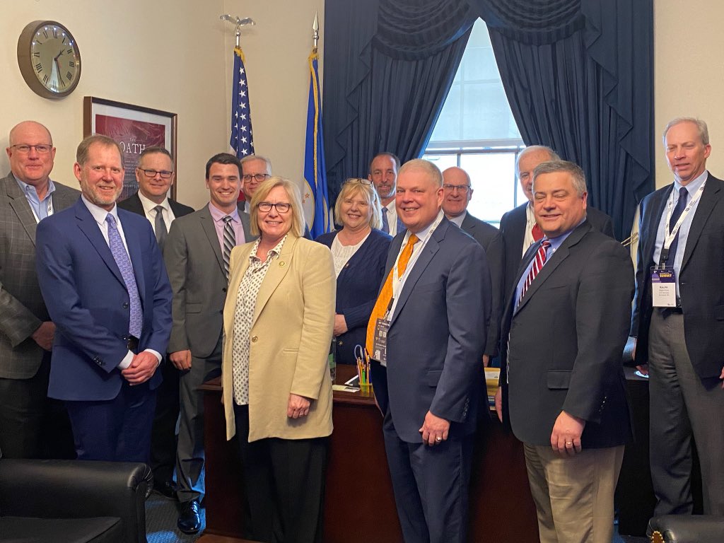 thkuvaas's tweet photo. Thank you for the great conversation, Rep. @FischbachMN7 - we appreciate you taking the time to meet with us @MinnBankers https://t.co/73tx773km8