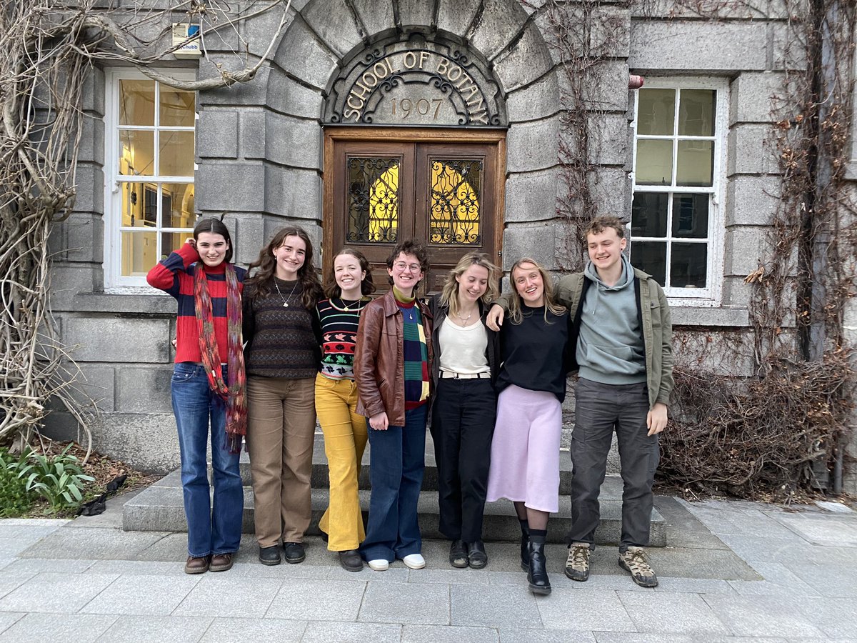 So excited to have elected our new committee for 2023/24!! We had an amazing turnout at our AGM, it’s so great to see so much interest in BotSoc 🤩💚🍀🌿🌵💚