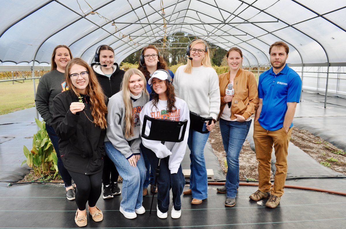 Streaming_Sci's tweet photo. Today's #StreamingScience team member spotlight is on Maggie Murphy! Maggie is a senior in @UFAEC, with a specialization in Leadership Development and Communication, and a minor in Leadership. (1/5) https://t.co/aIvD5u3bLl