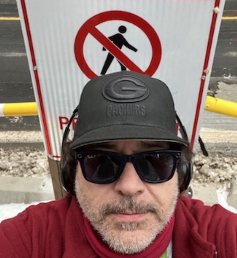 JimmyJa74693523's tweet image. If self antonymous A.I. Shall be on your beckon heels 👠 U can’t really run 🏃 that fast or far… The future is so bright U gotta wear shades…. Or really, a good script for the masses… I smell 👃 (🤣) a blockbuster!