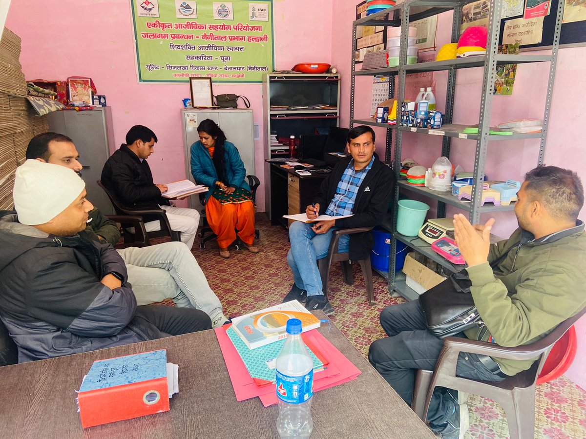 pandeyarchit23's tweet photo. Today meeting with shiv shakti SRC , Divya jyoti CLF,and saraswati CLF Block Betalghat ( REAP ) Nainital @basava_ias @nitikakh22 @CdoNainital @REAPNainital @REAPUttarakhand https://t.co/JxTPzlOQk7