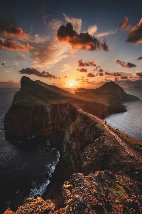 Aleksan52094351's tweet image. Good evening 🧡