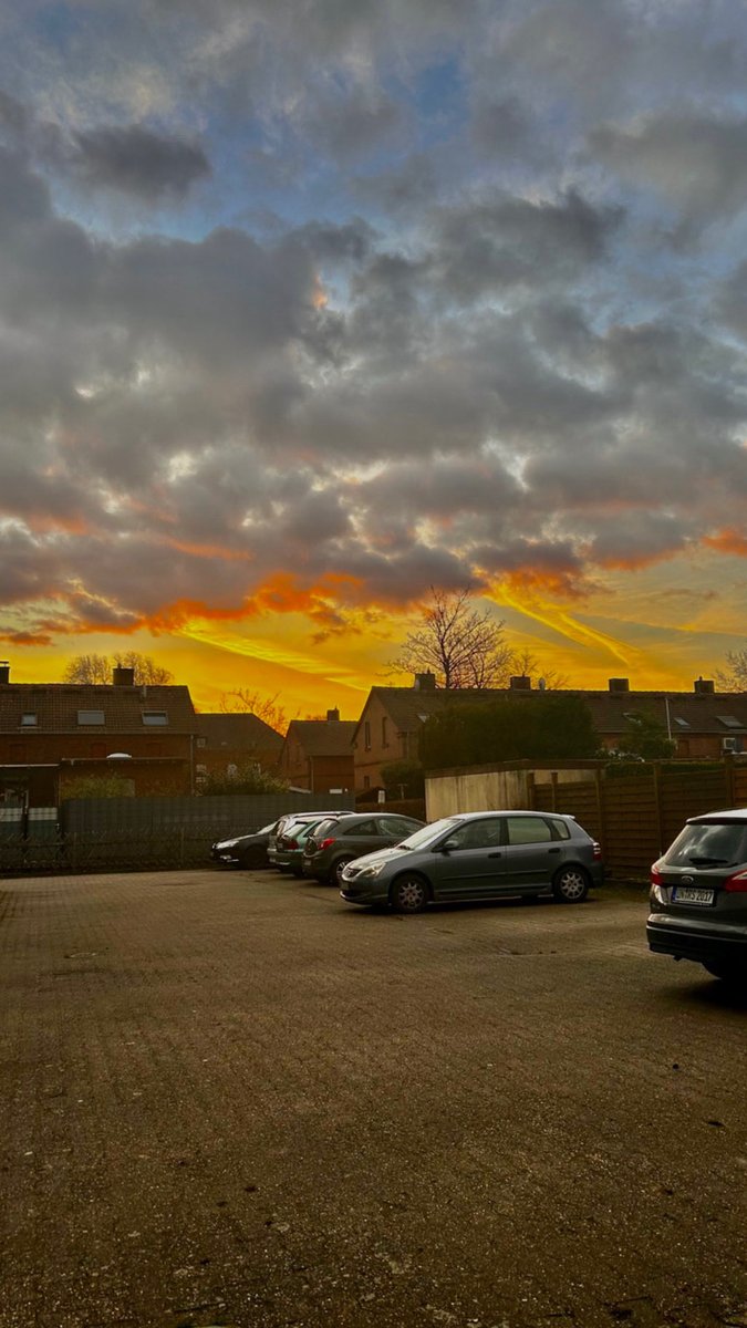 Horizonsun11's tweet photo. Schön Abend euch zusammen ♥️#slut#nsfw#drain#domme#paypigg#paypig#horny#sonne#horzionsun1#cashapp https://t.co/NUnTYN1ZDj