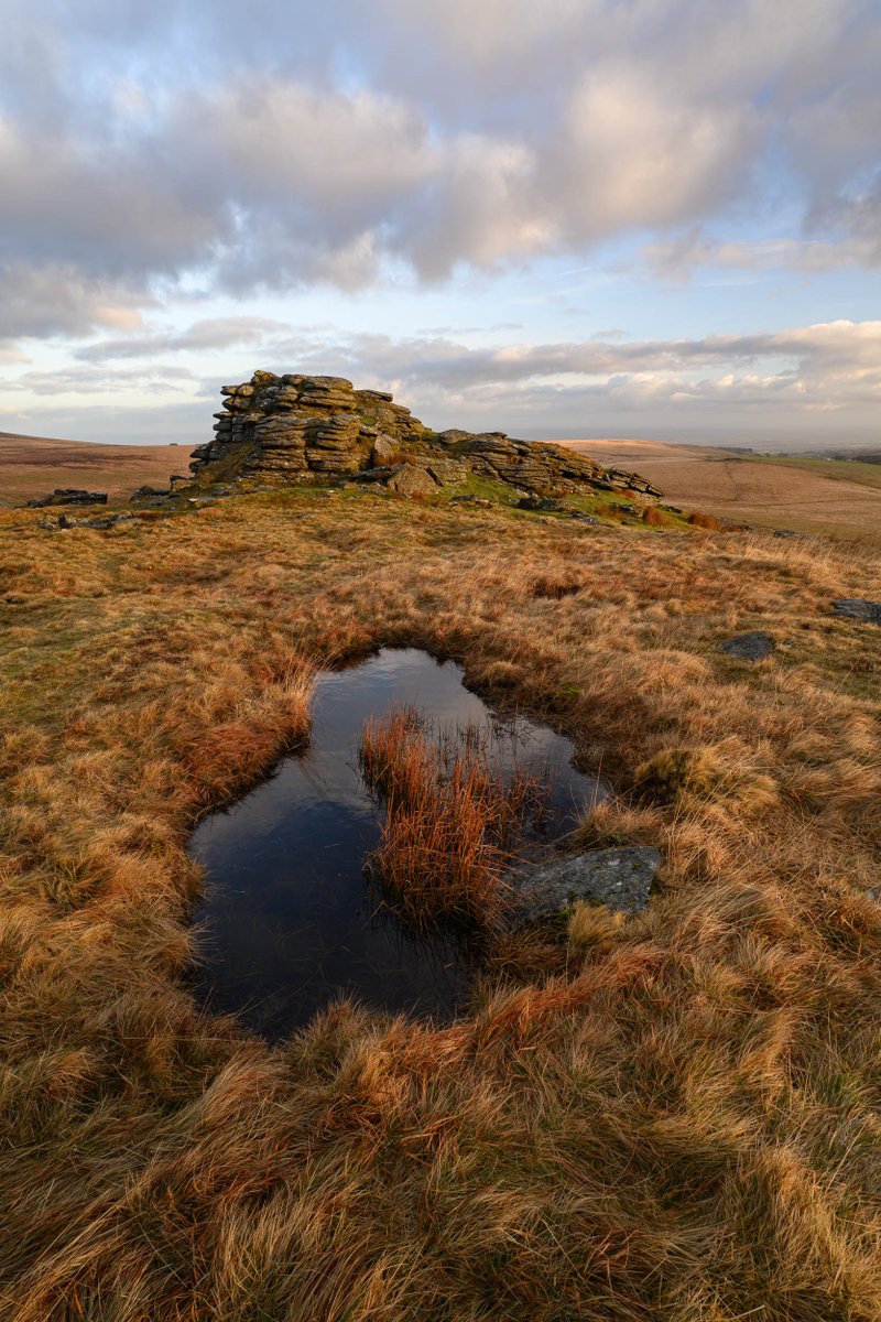 Will it? Won't it? It took 30 minutes for the light of the rising sun to finally find a gap in cloud and illuminate East Mill Tor on Dartmoor.  Well worth the 04:45 alarm call!  Watch me capture this image in my latest video at bit.ly/3yZ2Fkl
#CaptureWithConfidence