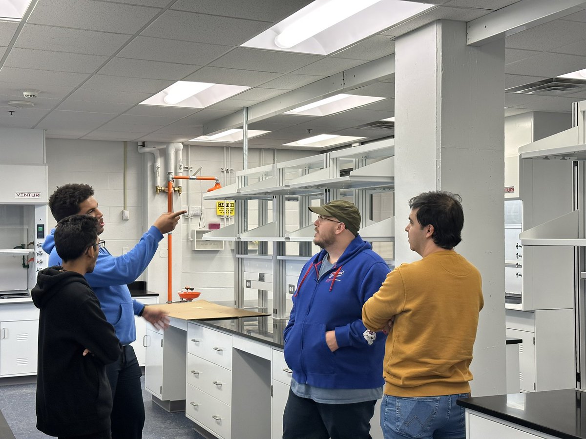 check out the new digs 
#itshappening
#newlab
#tooklongenough