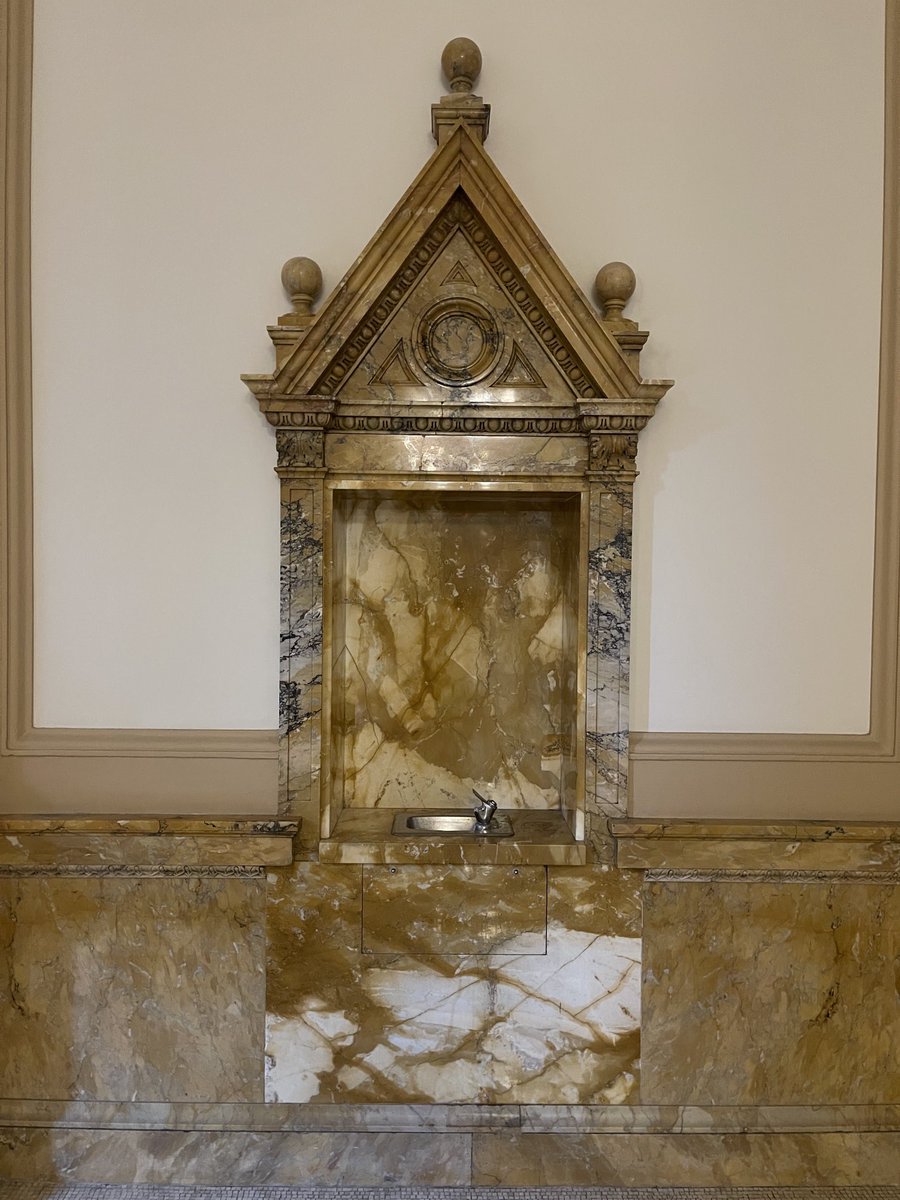 ScottieMeyers's tweet photo. The bubbler at Milwaukee Public Library Central is insane. https://t.co/AkrqaSWYrm
