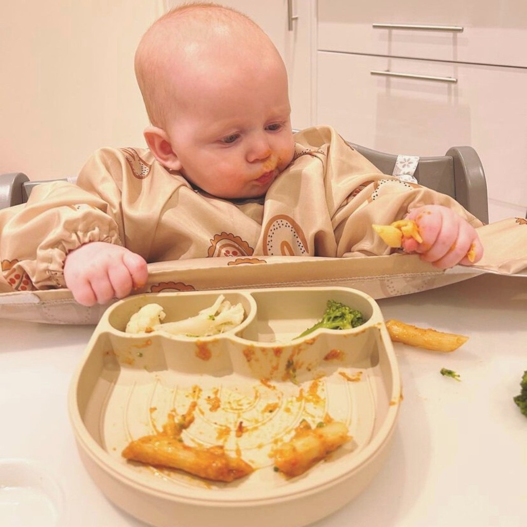 INOBYUK's tweet photo. Rainbow love!🌈

Mix and match your patterns and colours with our variety of Inoby products. Our rainbow overall bib is the perfect complement to our yellow and beige silicone weaning set options with their rainbow design.

#inoby #inobyuk #portablebo… https://t.co/X4Zk2uCVZJ https://t.co/5YAAoLTjh6