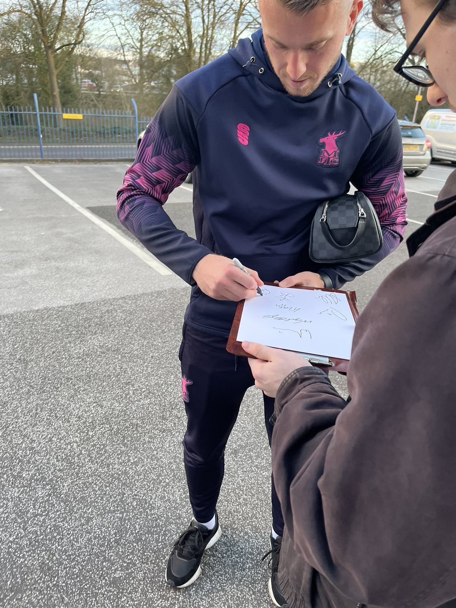 The boys have arrived 🫡🟡🔵