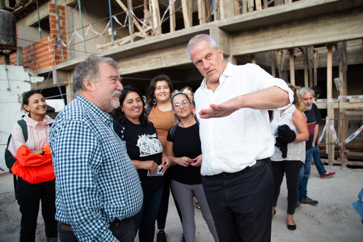 unahurlingham's tweet photo. 🏗️¡LA @unahurlingham SIGUE CRECIENDO!

El lunes por la tarde la comunidad educativa de la Universidad participó de la recorrida por la obra La Patria en su etapa I. 

📚🥰Tendrá más de 18 aulas, oficinas, anfiteatro para 300 personas, hall principal, entre otras instalaciones https://t.co/adJRW0wvdJ