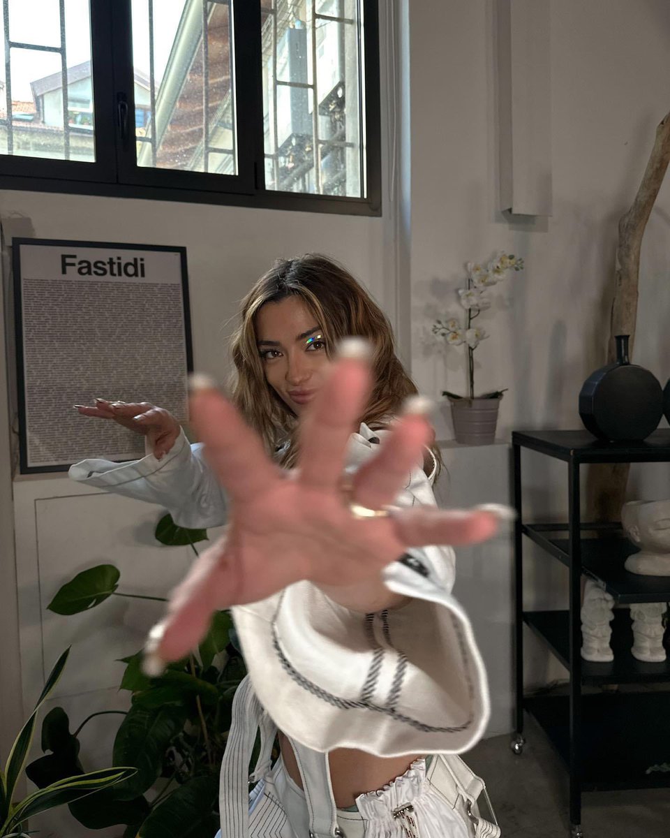 gfvip6live's tweet photo. a staseraa🫶🏼🫶🏼🫶🏼 #solearmy #UnArmadioPerDue https://t.co/MLQNGCxBF1