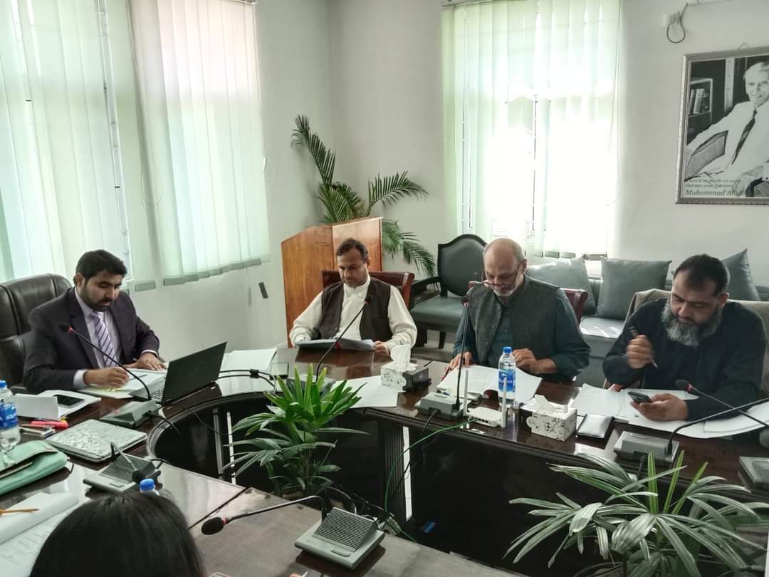 JhangUniversity's tweet photo. 3rd Board of Studies meeting conducted in Department of CS &amp; IT, @JhangUniversity https://t.co/HP9xr9pMRU